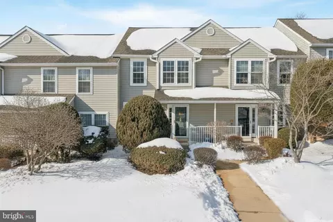 860 Amber Ln, West Chester, PA 19382