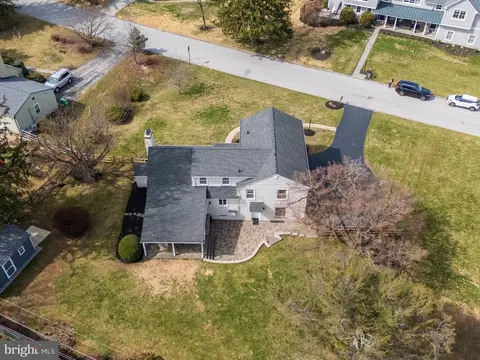 View/Area - 125 Clover Hill Ln, Wayne, PA 19087 photo 2 of 6