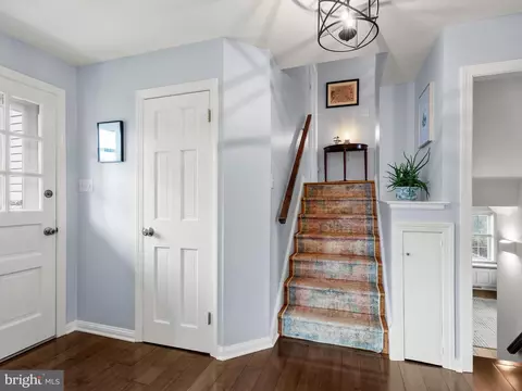 Entry Way - 125 Clover Hill Ln, Wayne, PA 19087 photo 2 of 3