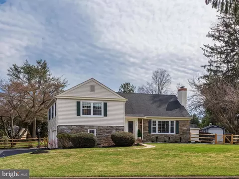 Exterior - 125 Clover Hill Ln, Wayne, PA 19087 photo 11 of 12