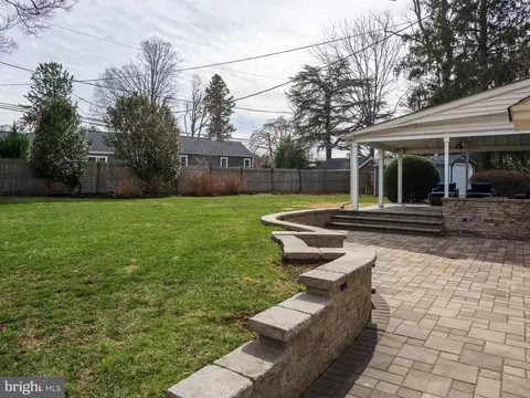 Exterior - 125 Clover Hill Ln, Wayne, PA 19087 photo 4 of 12