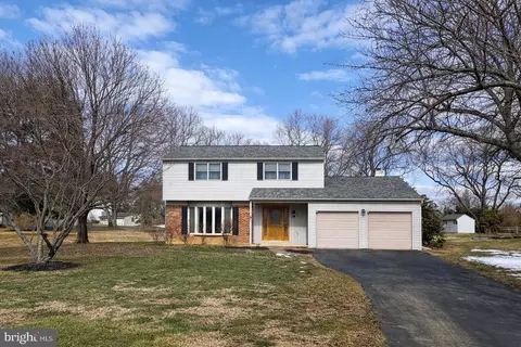 15 Cambridge Rd, Downingtown, PA 19335