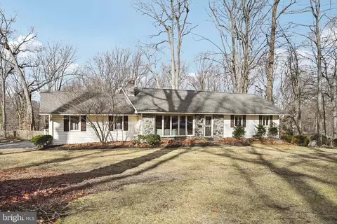 3 Edgewood Dr, Downingtown, PA 19335