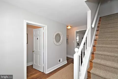 Entry Way - 457 School House Ln, Devon, PA 19333 photo 7 of 9