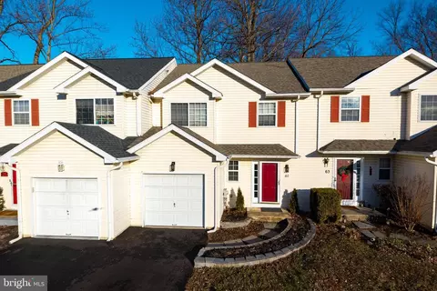 61 Pinckney Dr, Coatesville, PA 19320