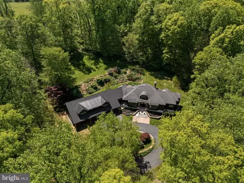 2800 Horseshoe Trl, Chester Springs, PA 19425