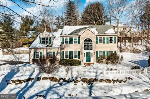 1261 Knollwood Dr, West Chester, PA 19380