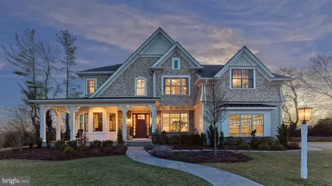 39 Old Covered Bridge Rd, Newtown Square, PA 19073