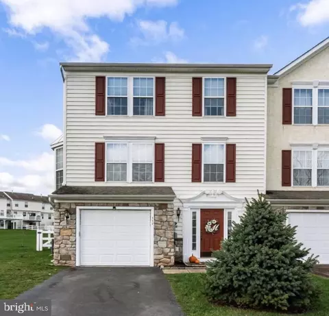 117 N Savanna Dr, Pottstown, PA 19465