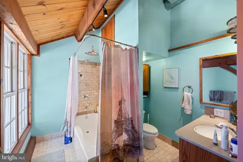 Bath - 500 Bartram Rd, Kennett Square, PA 19348 photo 3 of 5