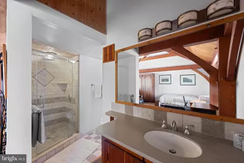 Bath - 500 Bartram Rd, Kennett Square, PA 19348 photo 4 of 5