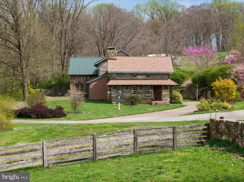 Exterior - 500 Bartram Rd, Kennett Square, PA 19348 photo 3 of 15