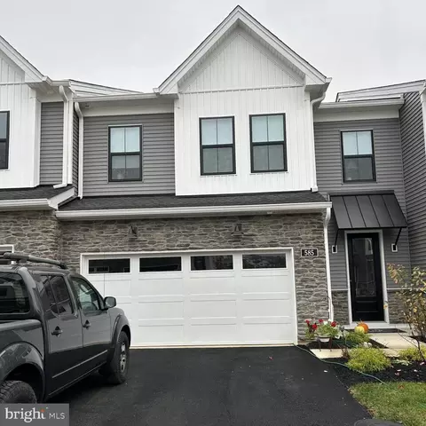 585 Trifecta Rd, Downingtown, PA 19335