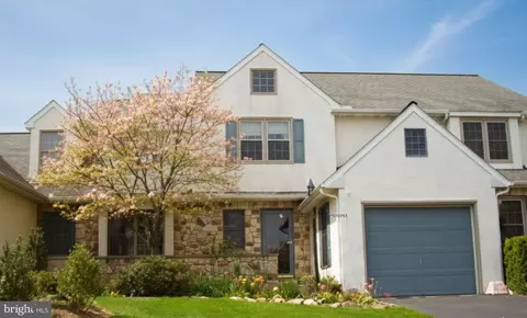 21 Meadowview Dr, Elverson, PA 19520