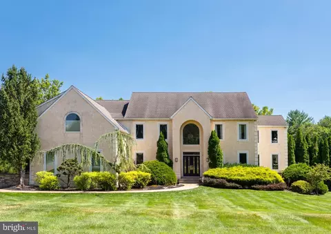 1015 S Wisteria Dr, Malvern, PA 19355