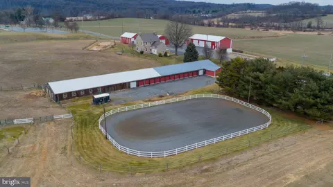 76 S Brick Ln, Elverson, PA 19520