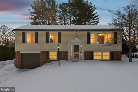 108 E 1st Ave, Parkesburg, PA 19365