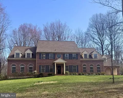 2 Bittersweet Dr, West Chester, PA 19382