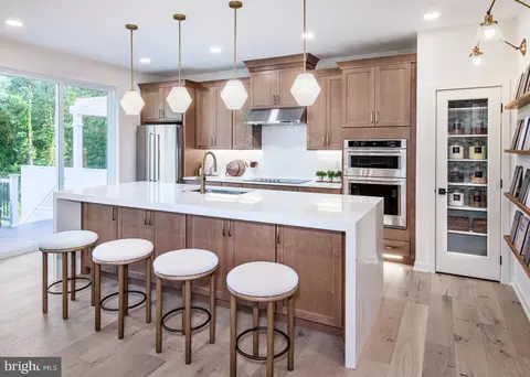 54 Grayson Ln, Downingtown, PA 19335