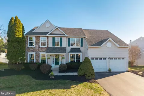 891 Winding River Ln, Phoenixville, PA 19460