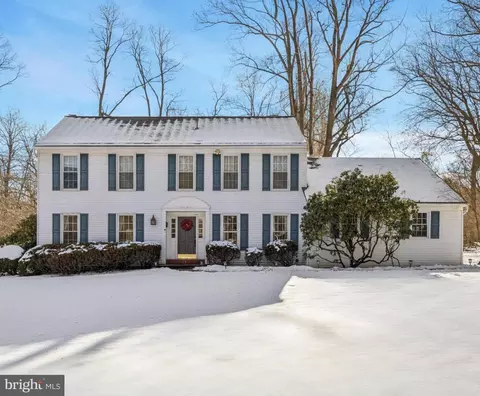 575 Woodhaven Rd, West Chester, PA 19382