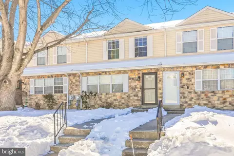 486 Devon Ct #445, Downingtown, PA 19335