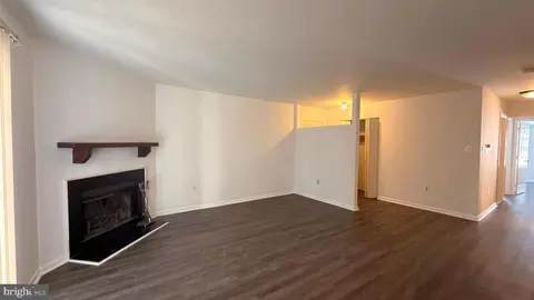 Living - 143 Valley Stream Cir, Chesterbrook, PA 19087 photo 2 of 4