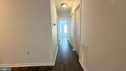Entry Way - 143 Valley Stream Cir, Chesterbrook, PA 19087 photo 5 of 8