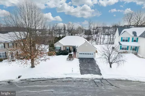 140 Milbury Rd, Coatesville, PA 19320