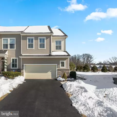 225 Kestrel Ct, Kennett Square, PA 19348