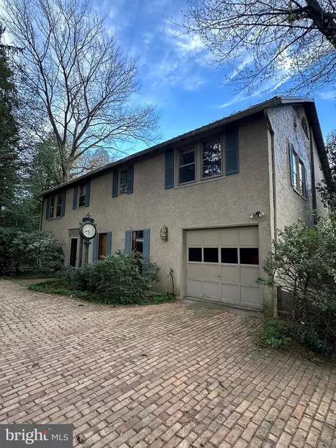 890 N Wayne Ave, Wayne, PA 19087