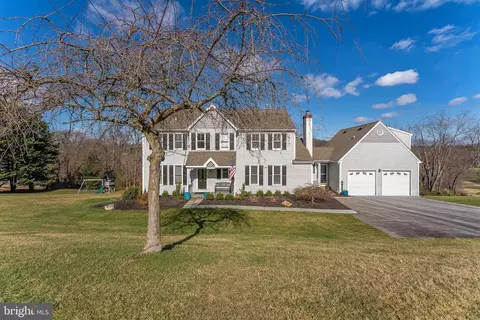 8 Matthews Run Rd, Chester Springs, PA 19425