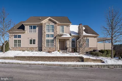 1 Jasmine Ct, Malvern, PA 19355