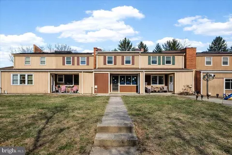 207 Westbury Ct, Downingtown, PA 19335