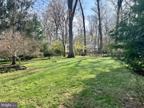 Exterior - 650 Timber Ln, Devon, PA 19333 photo 6 of 7