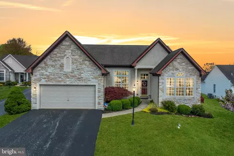 2305 Higgins Cir, Downingtown, PA 19335