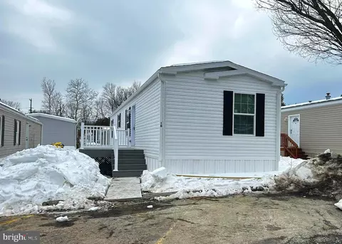 16 Vintage Ln, Honey Brook, PA 19344
