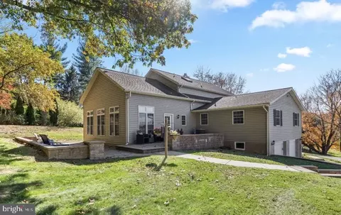 7 Richard Wilson Dr, Coatesville, PA 19320