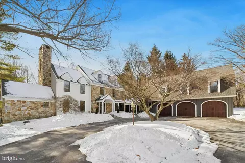 1148 Shadow Oak Dr, Malvern, PA 19355