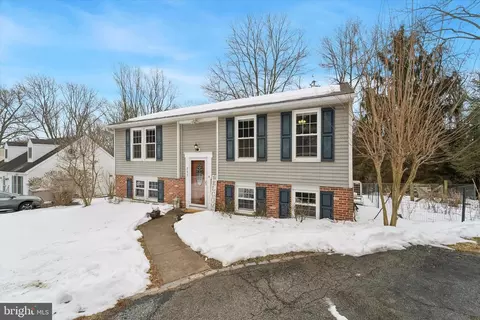 203 Katherine Ln, Coatesville, PA 19320