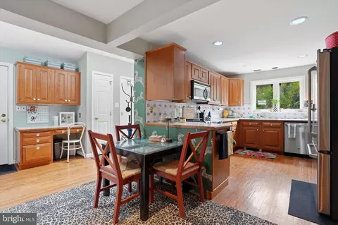 Kitchen - 647 Fernfield Cir, Wayne, PA 19087 photo 4 of 4