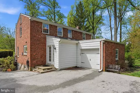 Exterior - 647 Fernfield Cir, Wayne, PA 19087 photo 3 of 6