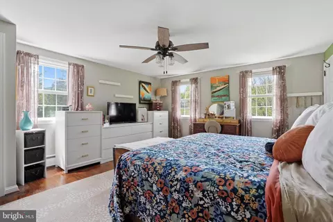 Bedroom - 647 Fernfield Cir, Wayne, PA 19087 photo 3 of 7