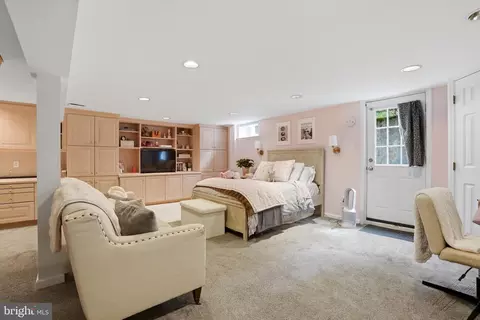 Bedroom - 647 Fernfield Cir, Wayne, PA 19087 photo 5 of 7