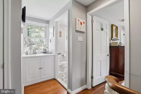Entry Way - 647 Fernfield Cir, Wayne, PA 19087 photo 6 of 6