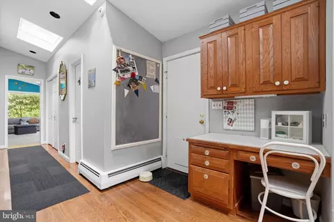Entry Way - 647 Fernfield Cir, Wayne, PA 19087 photo 4 of 6