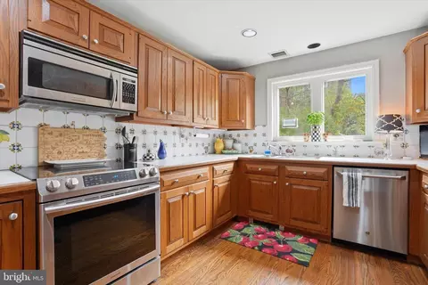 Kitchen - 647 Fernfield Cir, Wayne, PA 19087 photo 1 of 4