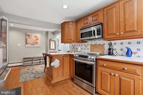 Kitchen - 647 Fernfield Cir, Wayne, PA 19087 photo 3 of 4