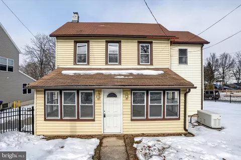 998 Upper Gulph Rd, Wayne, PA 19087