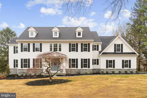 17 Hickory Ln, Malvern, PA 19355